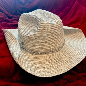 Fun BCBG ladies white and silver adjustable headband cowgirl hat.